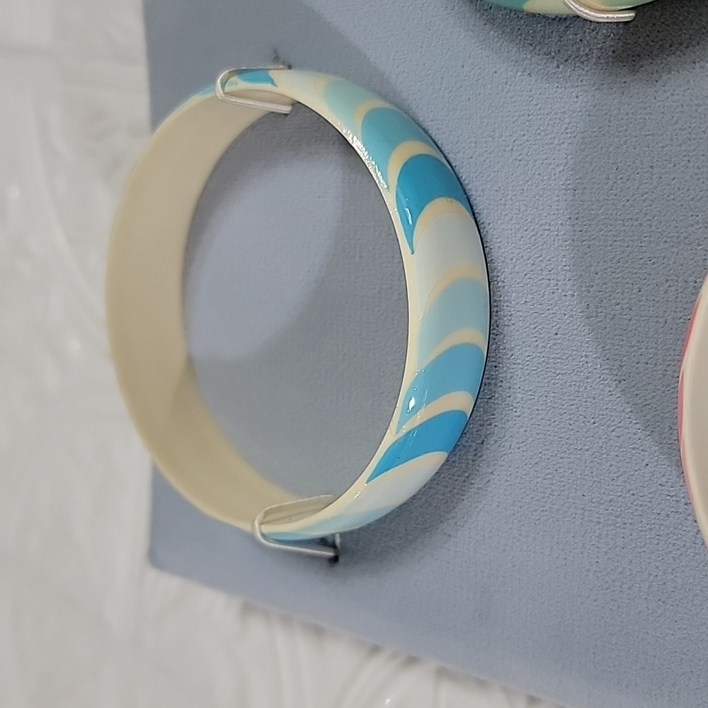 Cresent Design Multi-Color  Lucite Vintage Bracelets Set Of 5 - Picture 7 of 10